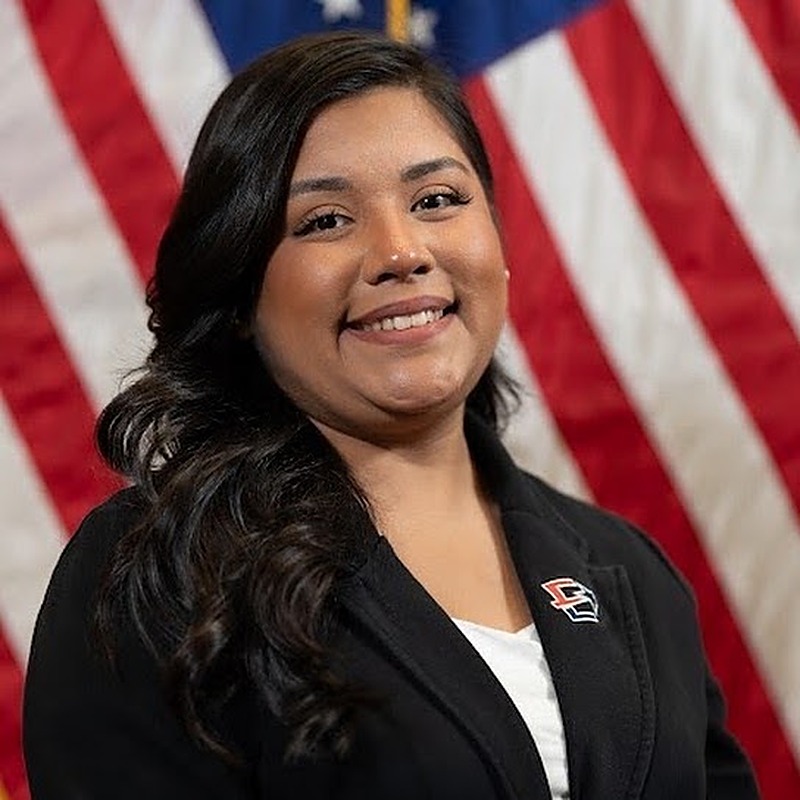 Diana Fuentes, Human Resources