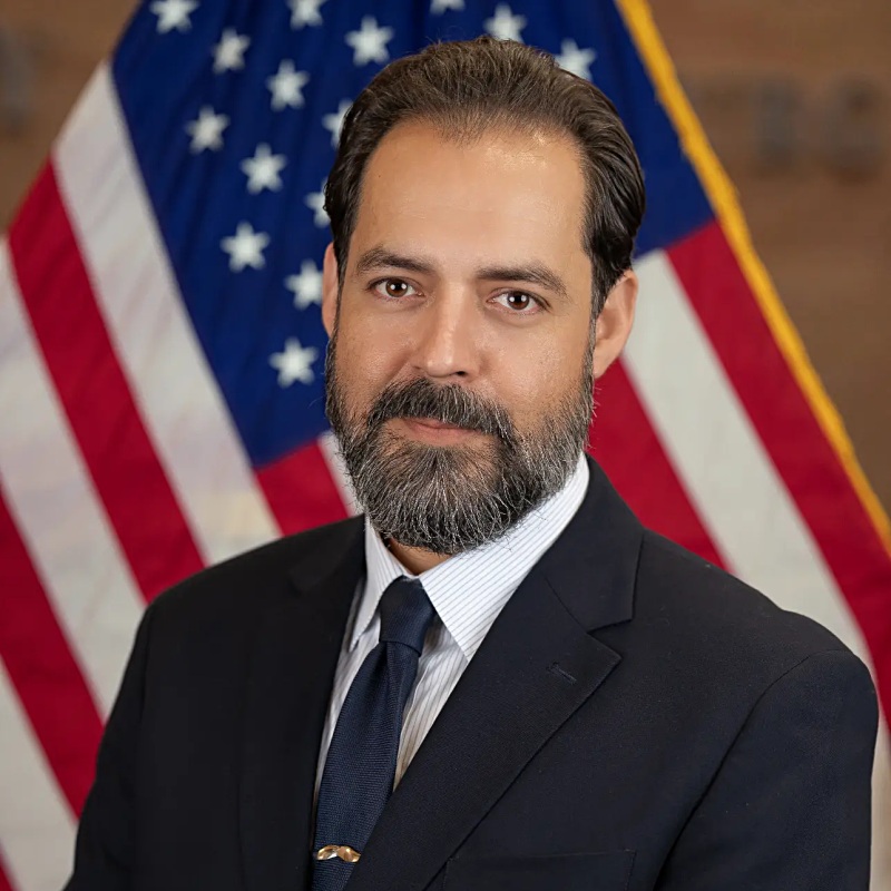 Daniel Vera, Information Technology