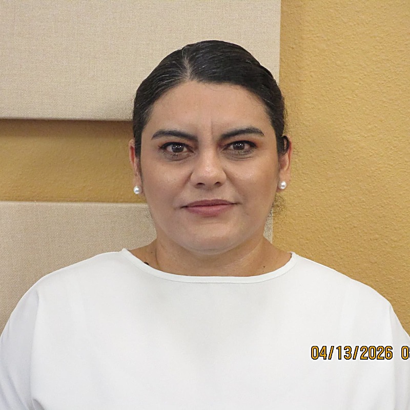 Isela Cortes, Finance